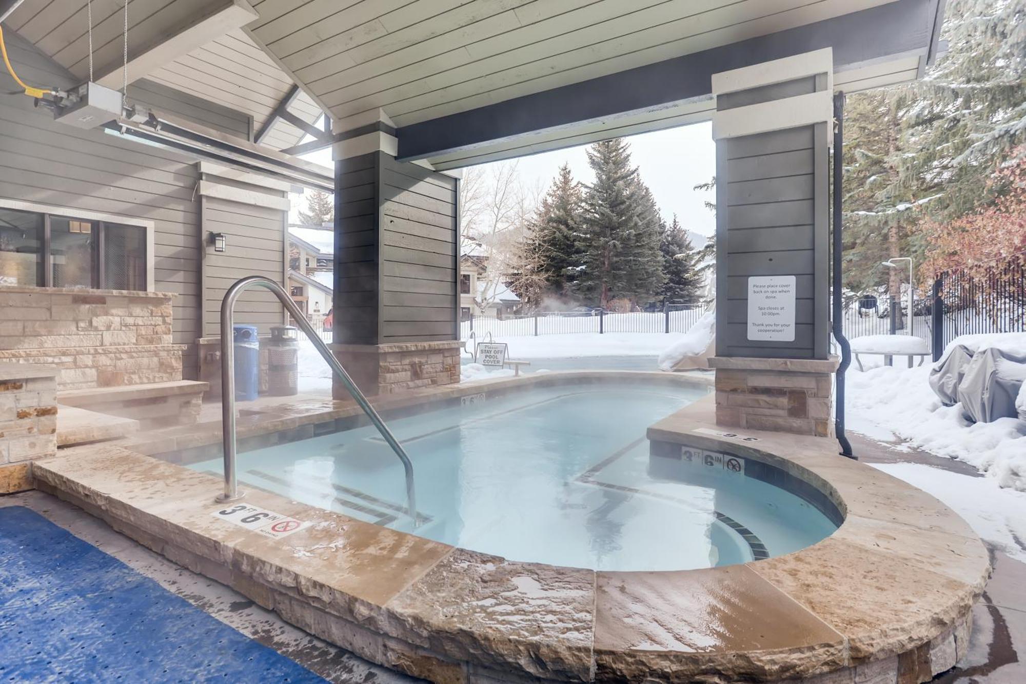 Ridgepoint Townhome 198 By East West Hospitality Beaver Creek Exterior foto